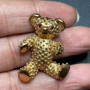 Vintage  Gold tone bear Brooch